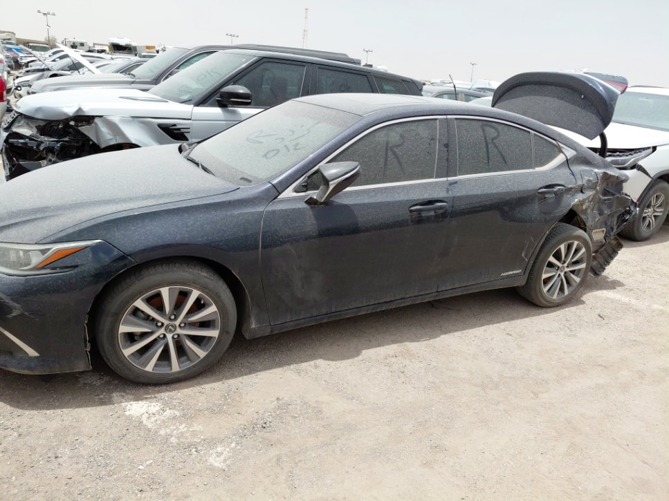 Lexus ES Hybrid  2019 image