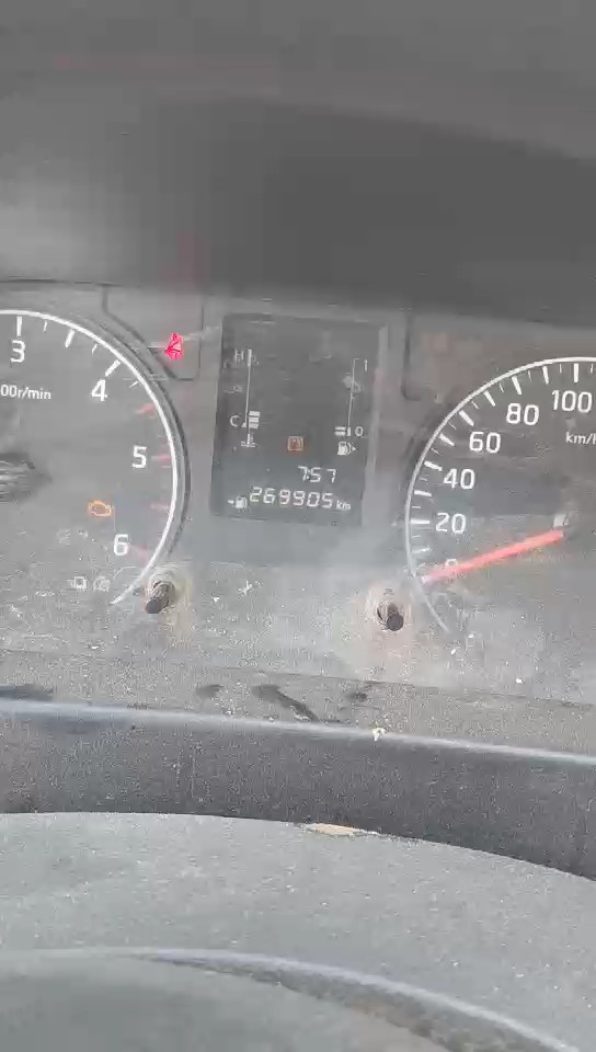 نيسان NV350 Urvan  2021 video