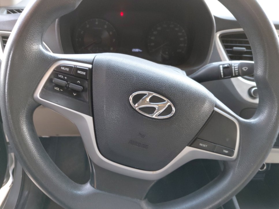 Hyundai Accent STD 2022 image