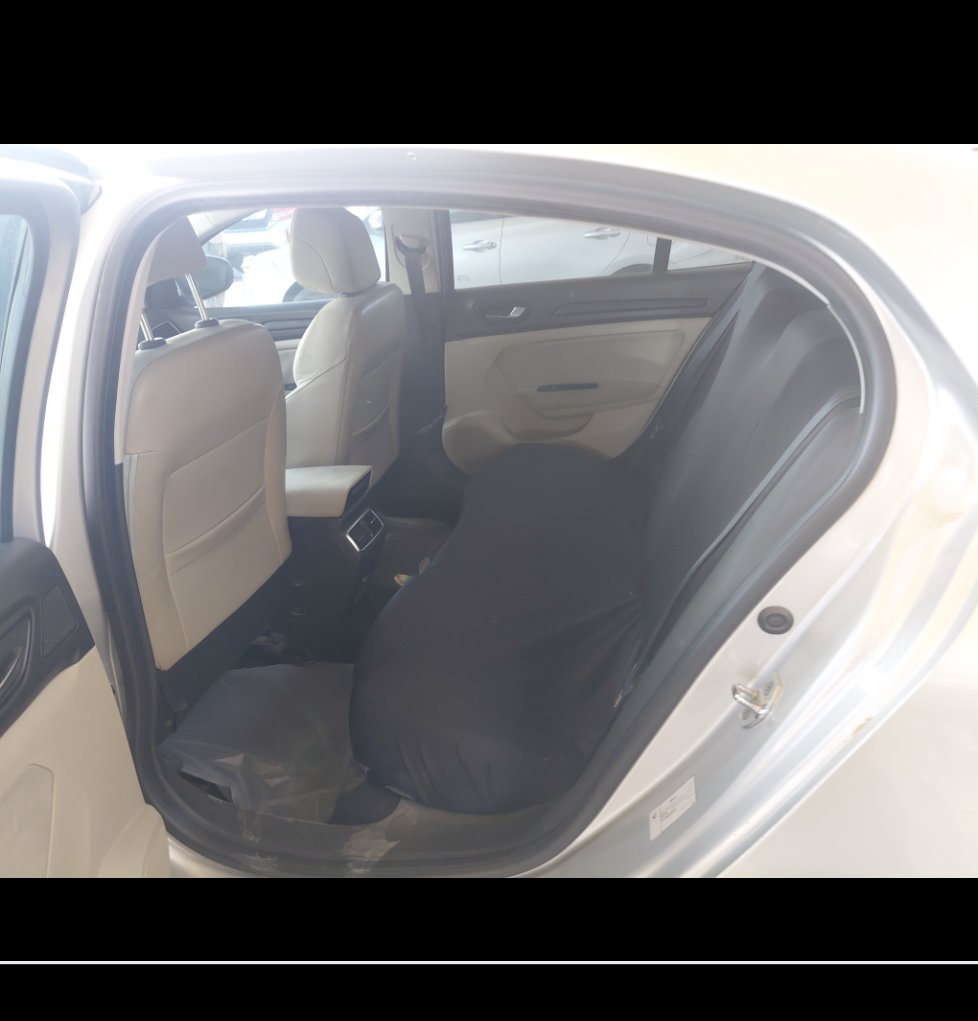 رينو ميجان  ال اي  2018 image
