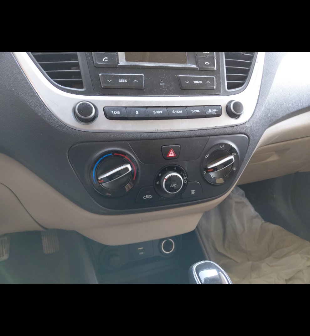 Hyundai Accent STD 2022 image