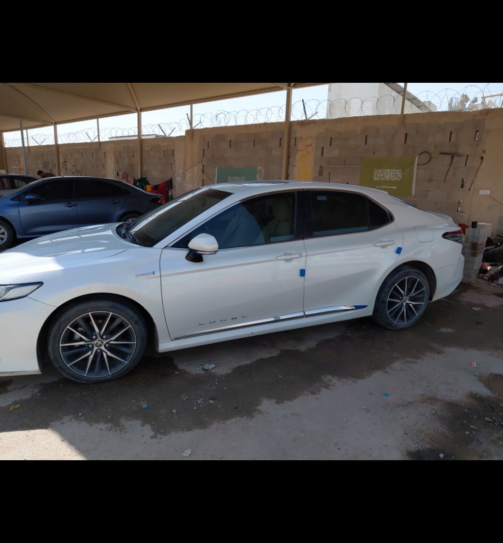تويوتا كامري GLE HEV 2022 image