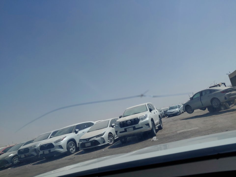 تويوتا كامري GLE HEV 2022 image