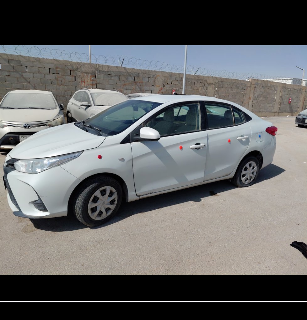 تويوتا يارس Y FLT 2022 image