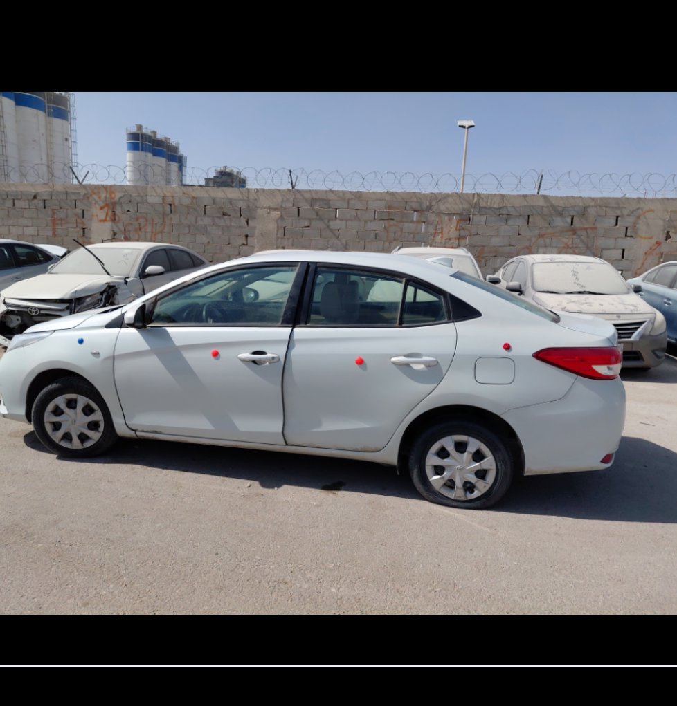 تويوتا يارس Y FLT 2022 image