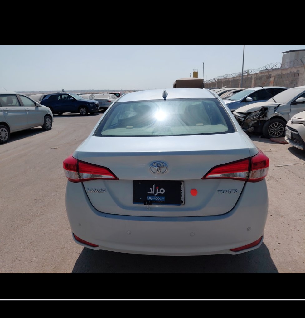 تويوتا يارس Y FLT 2022 image