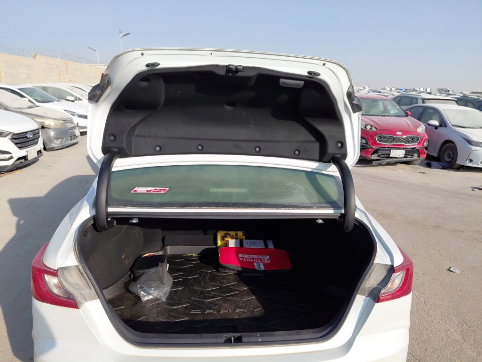 تويوتا كامري E 2025 image