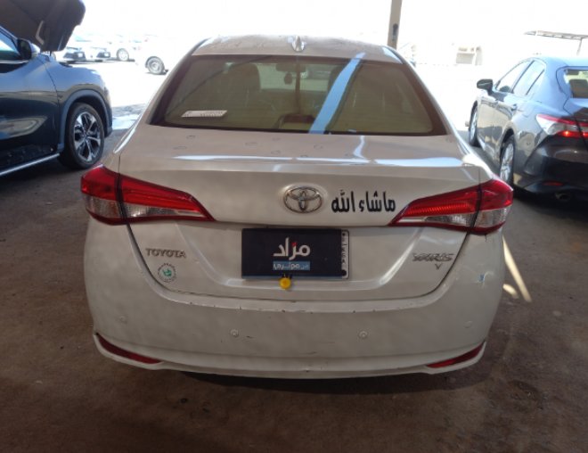 تويوتا يارس Y FLT 2021 image