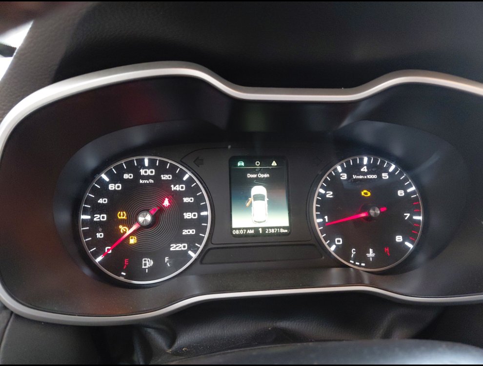 MG ZS عادي رياضية 2023 image