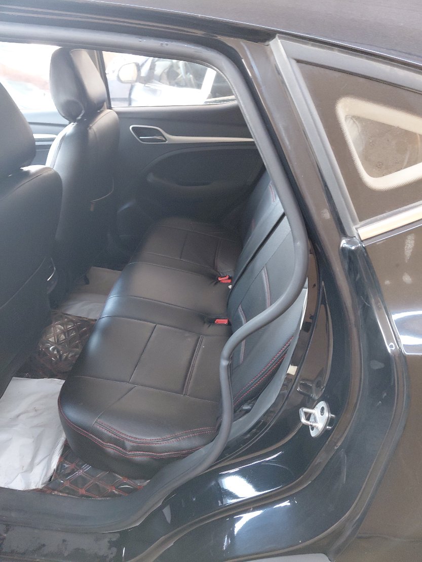 MG ZS عادي رياضية 2023 image
