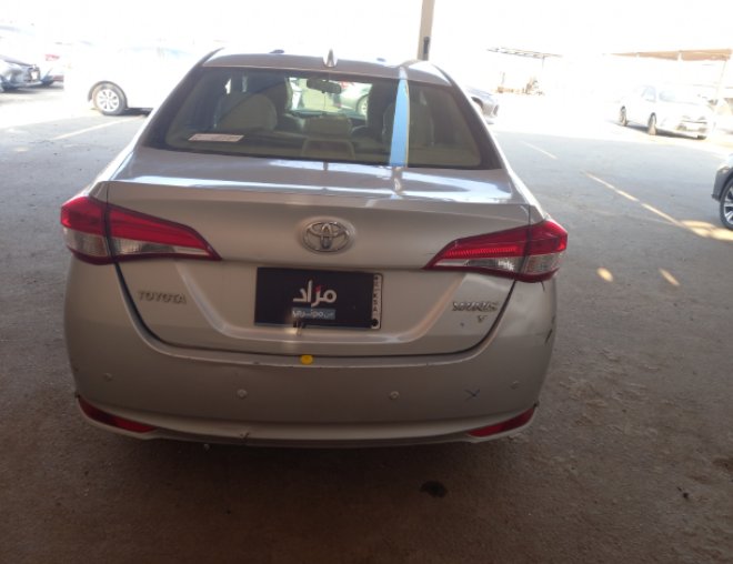 تويوتا يارس Y FLT 2021 image