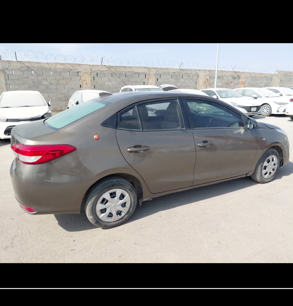 تويوتا يارس Y FLT 2020 image