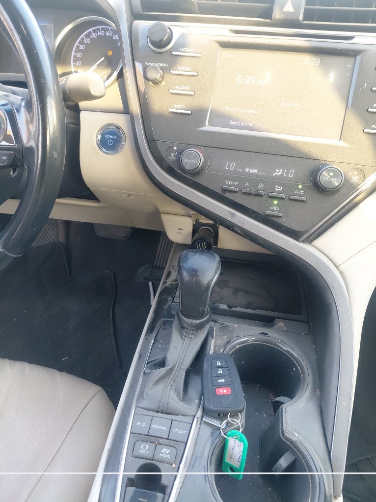 تويوتا كامري GLE HEV 2020 image