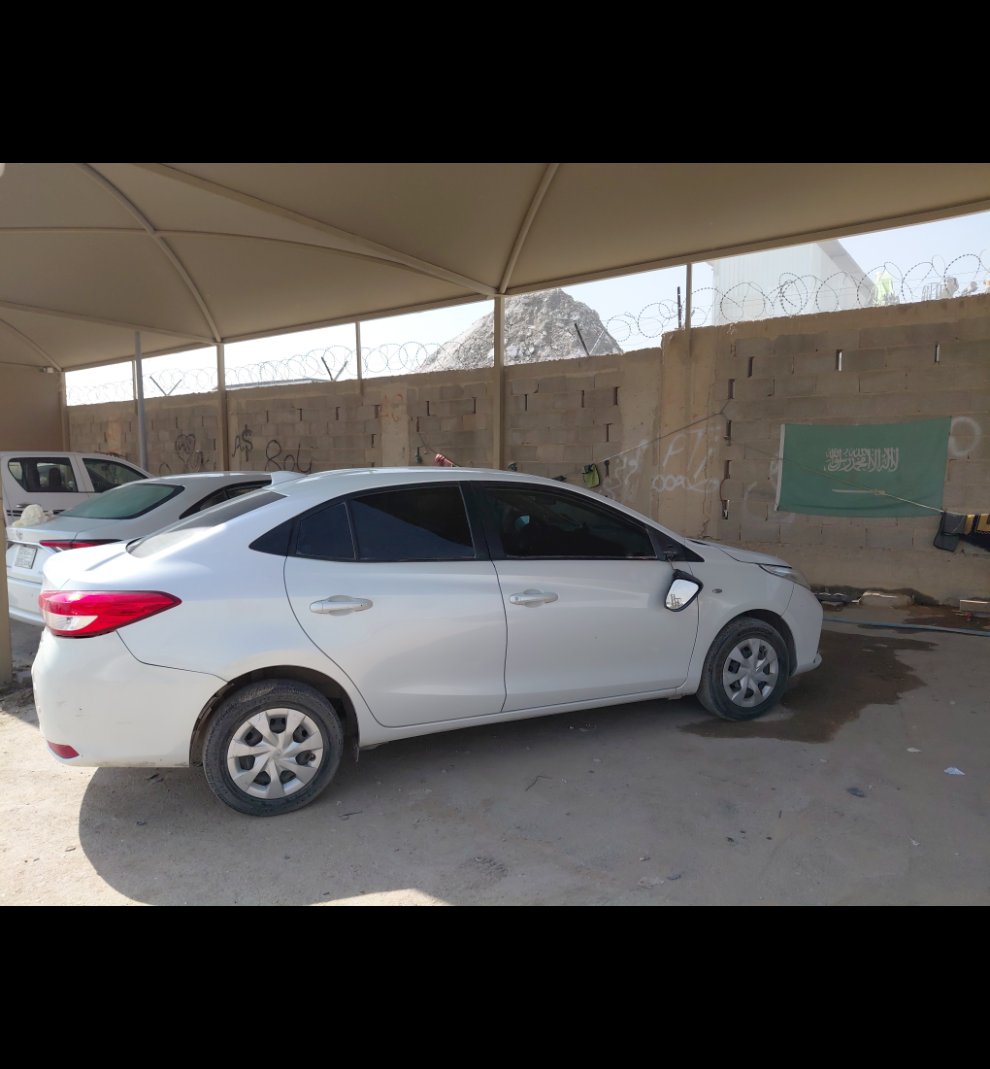 تويوتا يارس Y FLT 2022 image