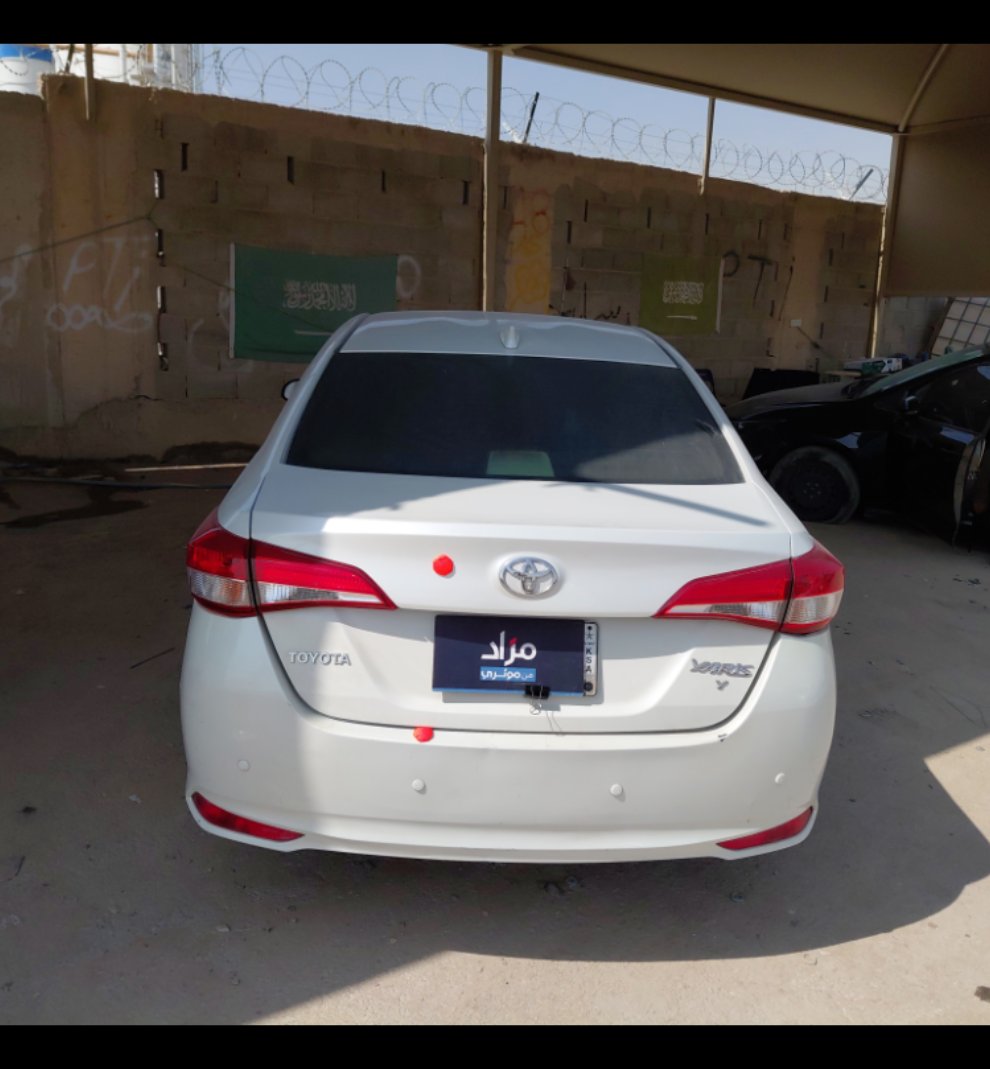تويوتا يارس Y FLT 2022 image