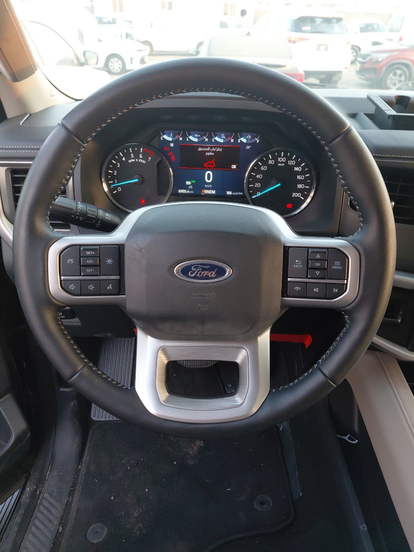 Ford Expedition XLT 2024 image