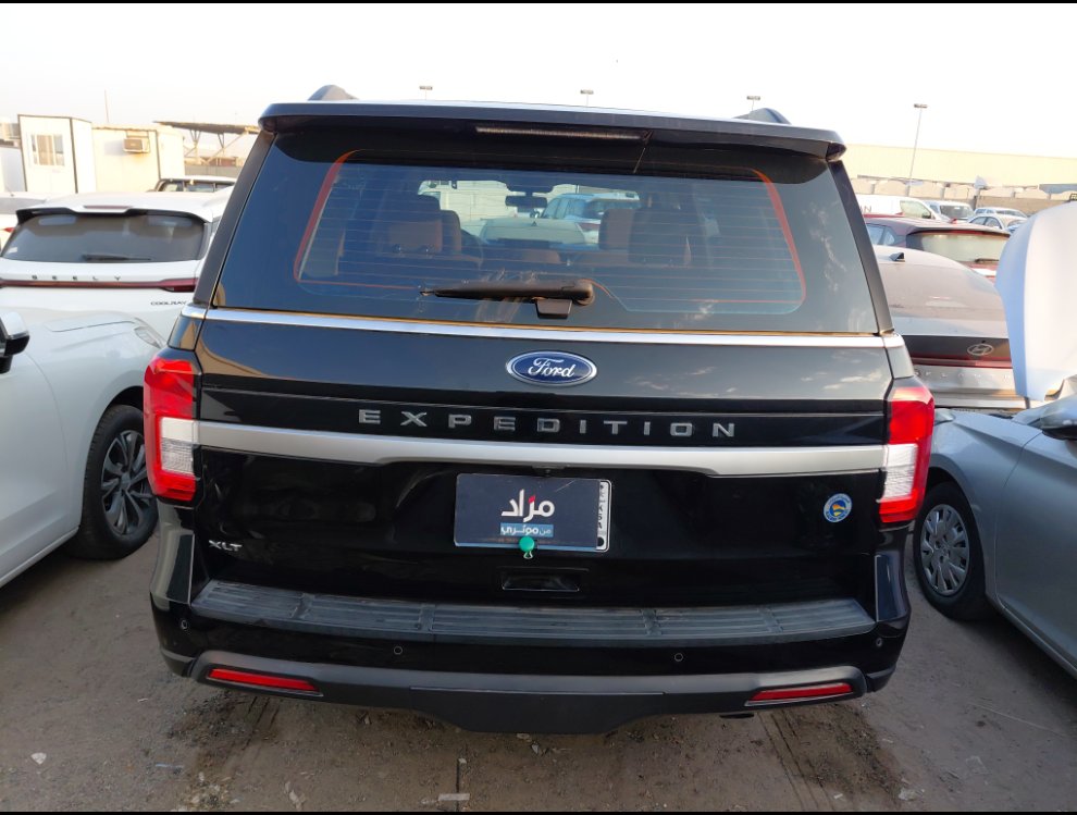 Ford Expedition XLT 2024 image