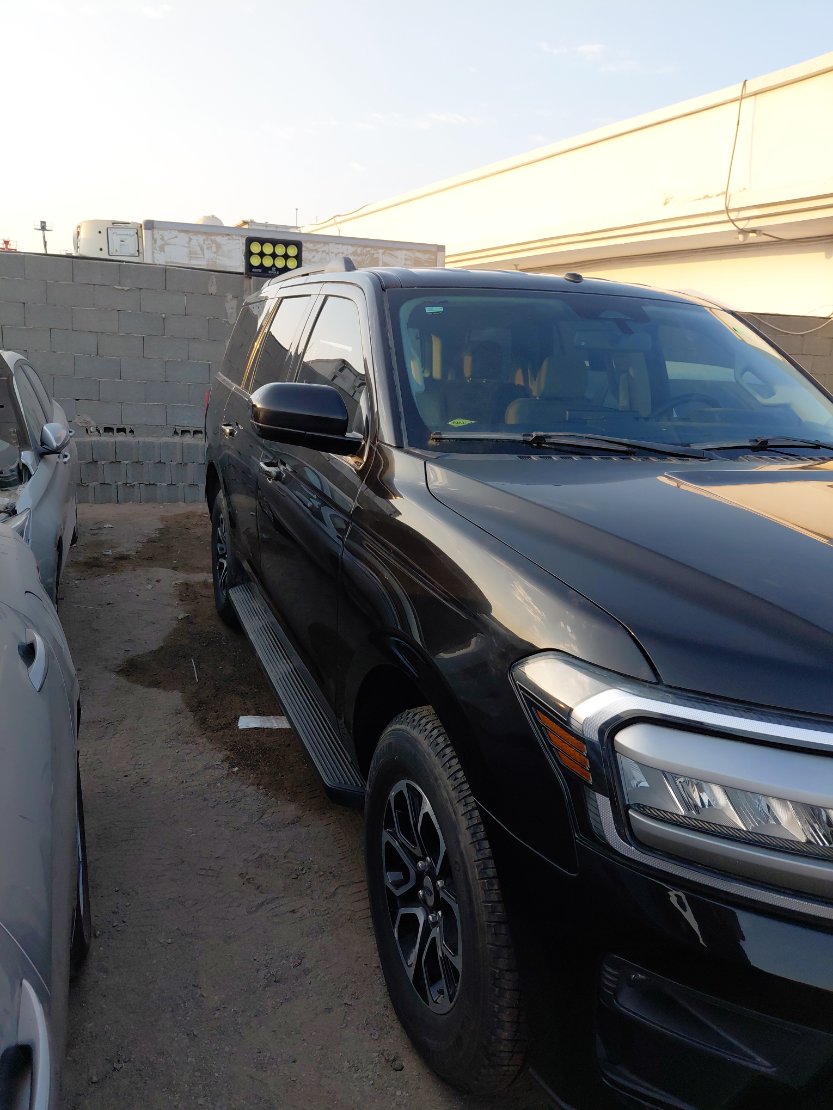 Ford Expedition XLT 2024 image