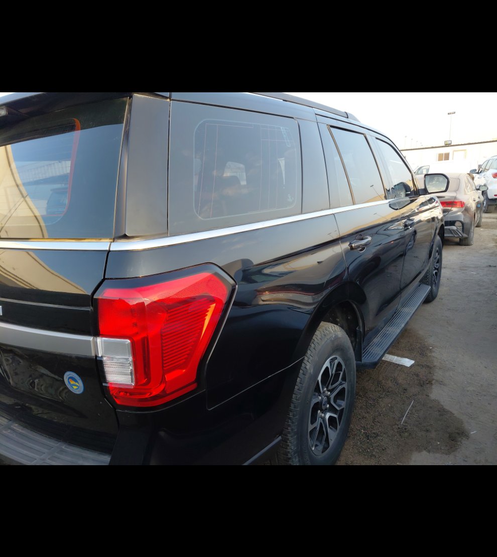Ford Expedition XLT 2024 image