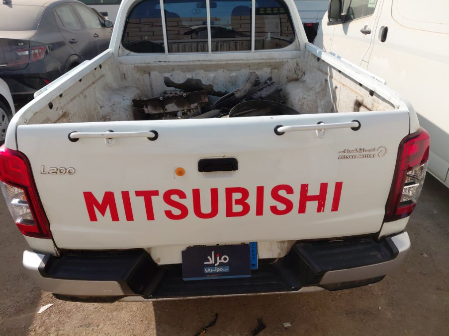 Mitsubishi L200  2023 image