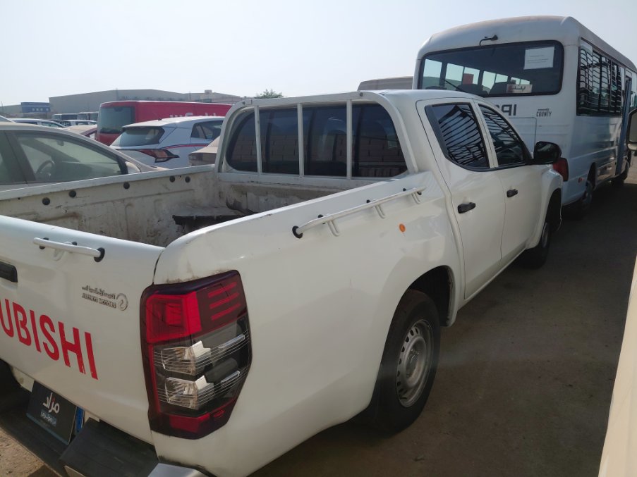 Mitsubishi L200  2023 image
