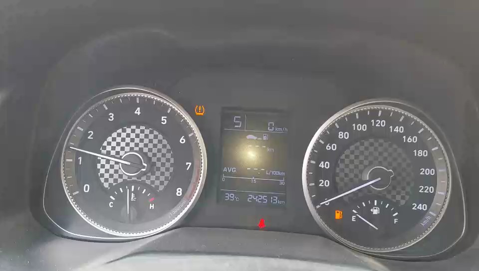 Hyundai Elantra جي ال 2020 video