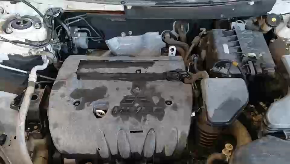 ميتسوبيشي أوتلاندر 4WD - جي تي 2020 video