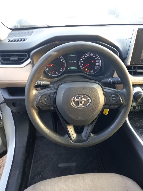 Toyota RAV4 LE 2024 image