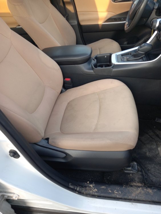 Toyota RAV4 LE 2024 image