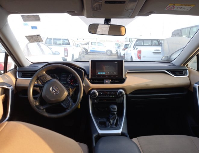 Toyota RAV4 LE 2024 image