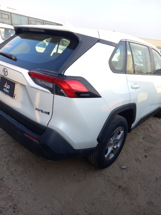 Toyota RAV4 LE 2024 image