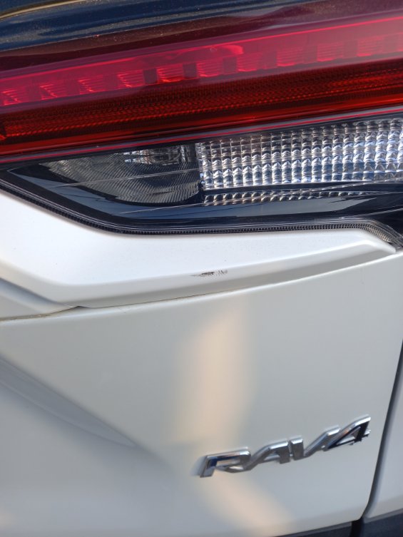 Toyota RAV4 LE 2024 image