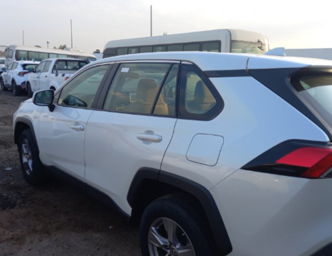 Toyota RAV4 LE 2024 image