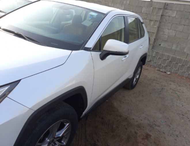 Toyota RAV4 LE 2024 image