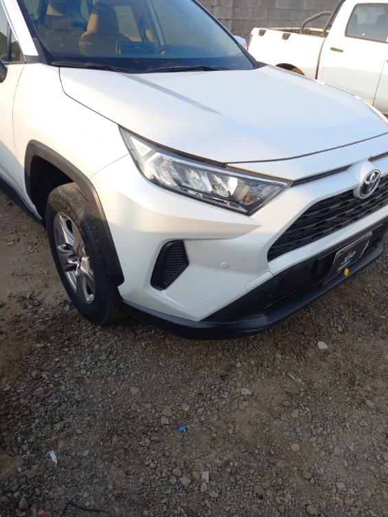 Toyota RAV4 LE 2024 image