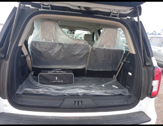 Ford Expedition XLT 2024 image