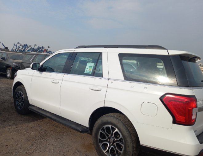 Ford Expedition XLT 2024 image