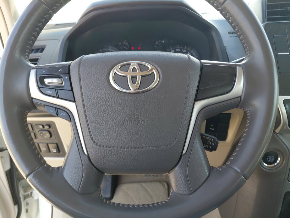 Toyota Land Cruiser Prado TXL-1 2022 image