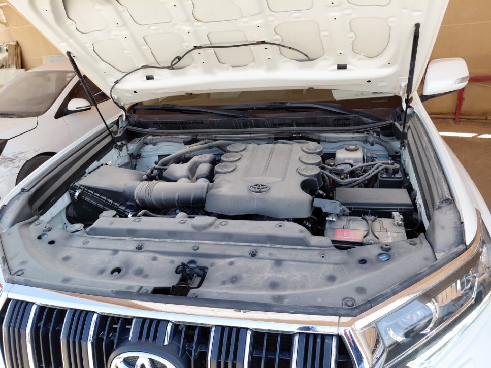 Toyota Land Cruiser Prado TXL-1 2022 image