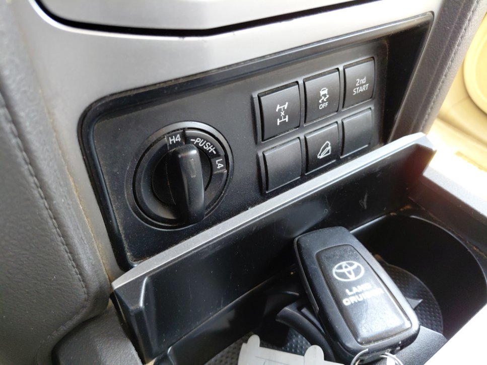 Toyota Land Cruiser Prado TXL-1 2022 image