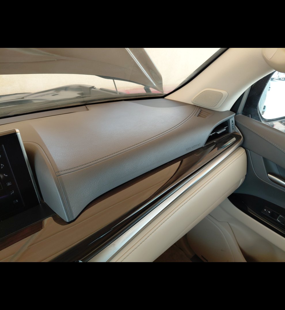 Lexus LX 570 2021 image
