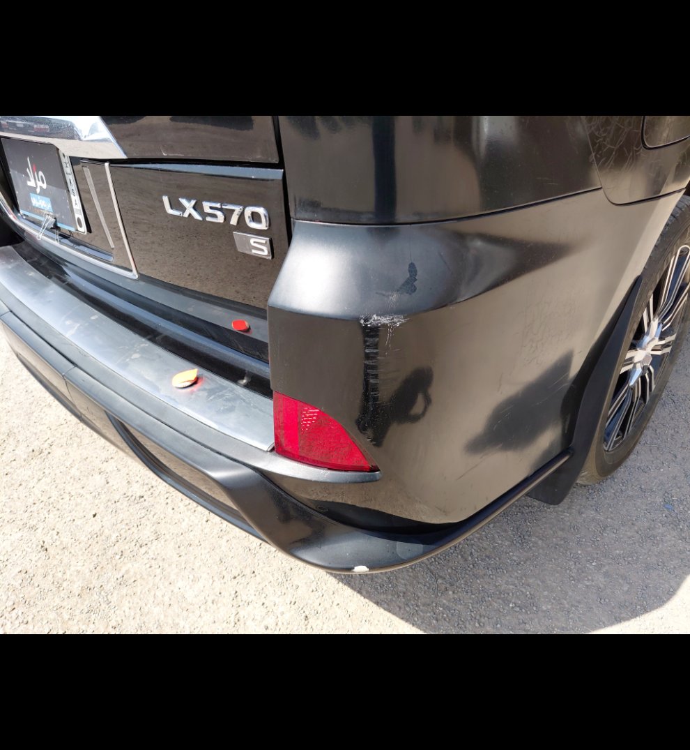 Lexus LX 570 2021 image