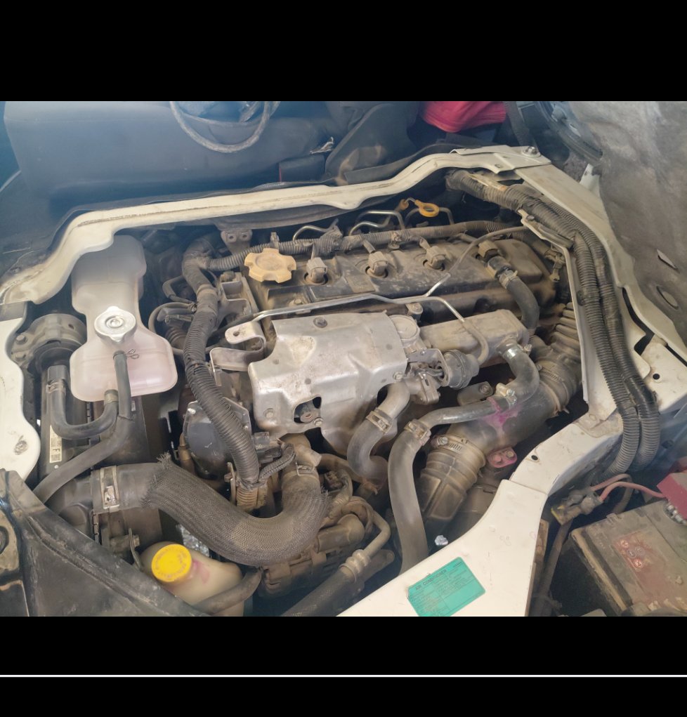 Nissan NV350 Urvan  2021 image