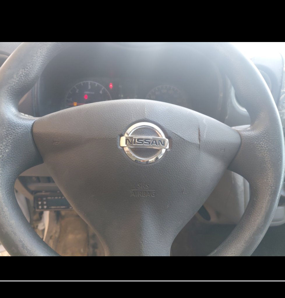 Nissan NV350 Urvan  2021 image