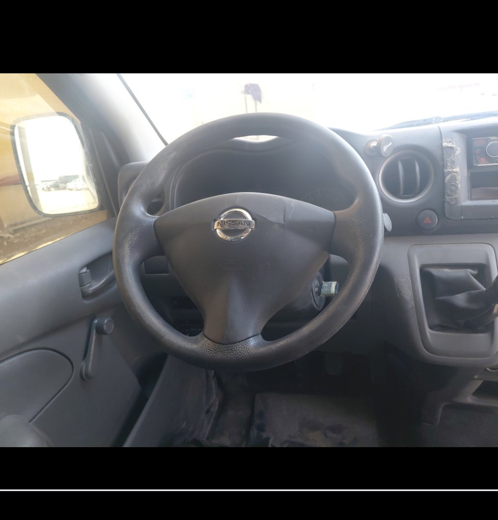Nissan NV350 Urvan  2021 image