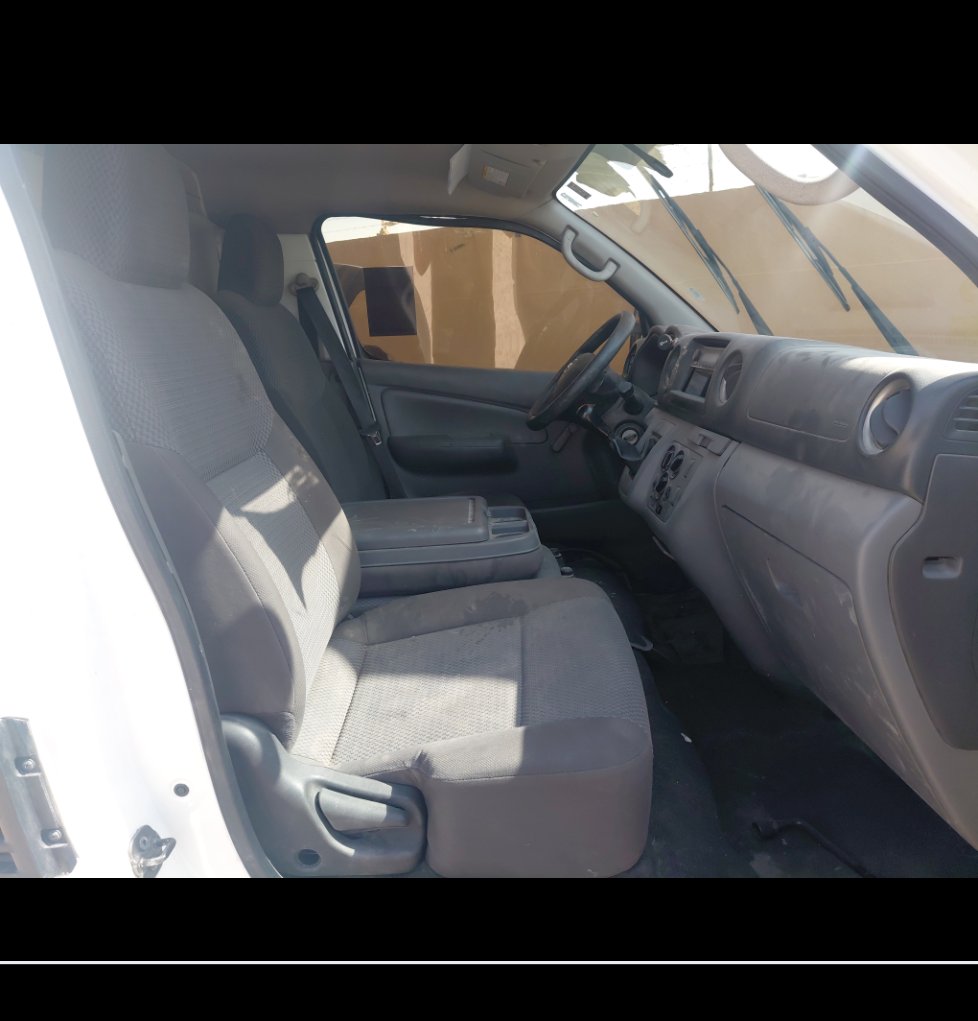 Nissan NV350 Urvan  2021 image