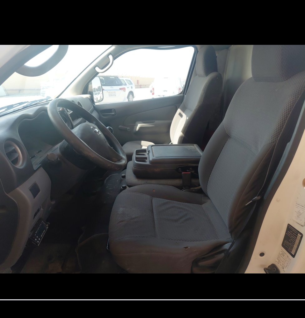 Nissan NV350 Urvan  2021 image