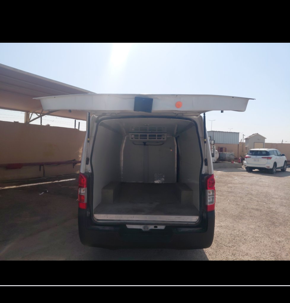 Nissan NV350 Urvan  2021 image
