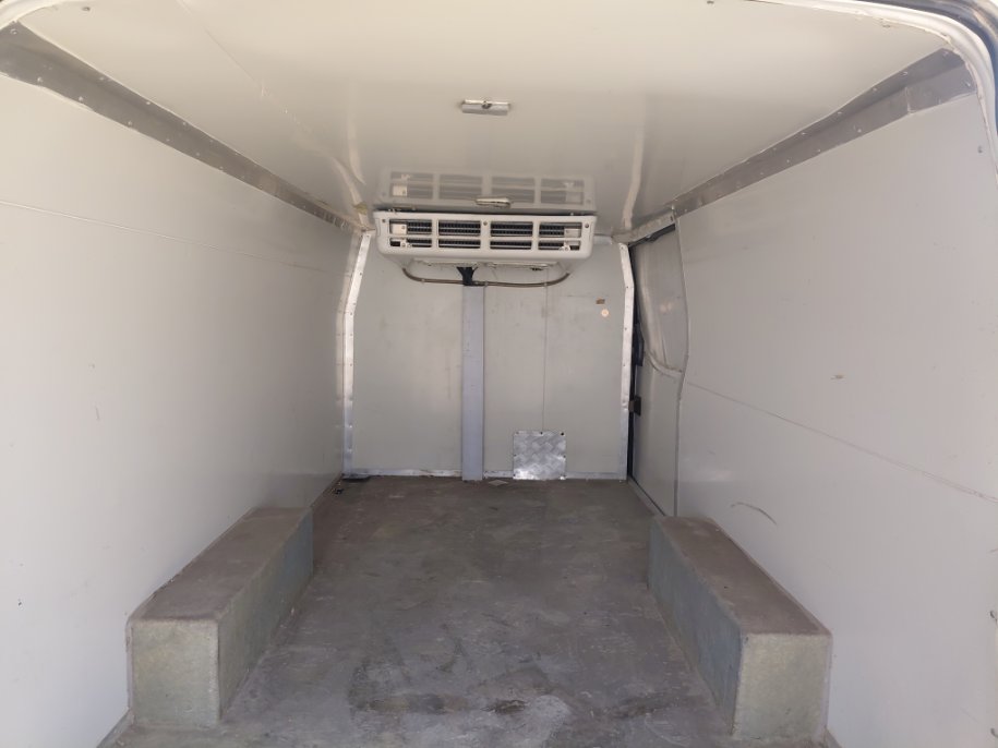 Nissan NV350 Urvan  2021 image