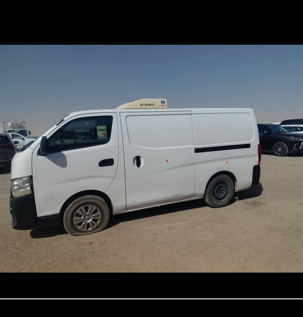 Nissan NV350 Urvan  2021 image